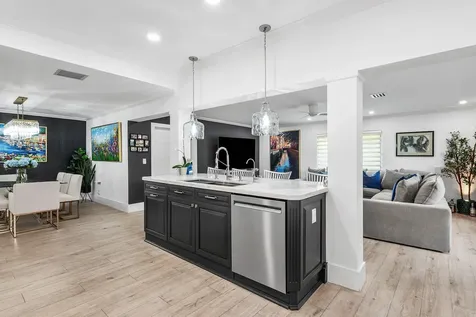 3203 NE 6th Boca Raton FL 33431