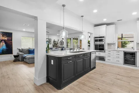 3203 NE 6th Boca Raton FL 33431