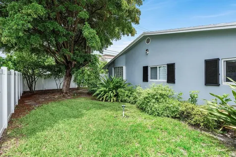 3203 NE 6th Boca Raton FL 33431