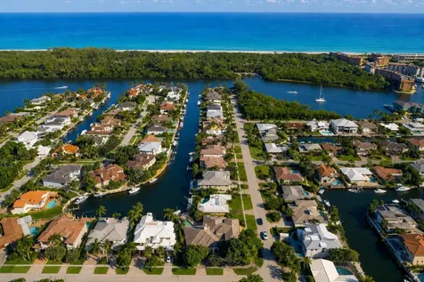 3203 NE 6th Boca Raton FL 33431