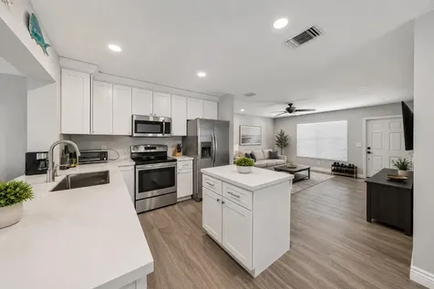 121 NE 55th Street Oakland Park FL 33334