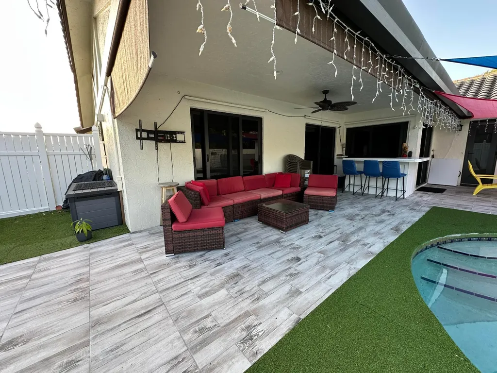 6995 NW 5th Avenue Boca Raton FL 33487