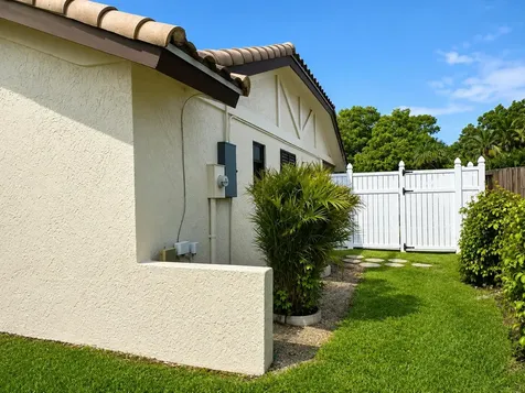 6995 NW 5th Avenue Boca Raton FL 33487