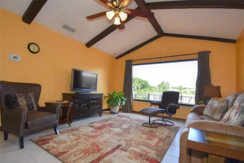 4148 NW 19th Terrace Oakland Park FL 33309