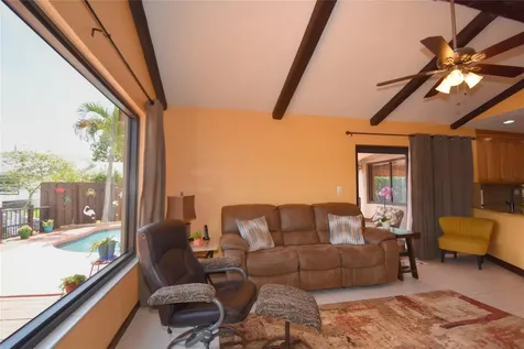 4148 NW 19th Terrace Oakland Park FL 33309