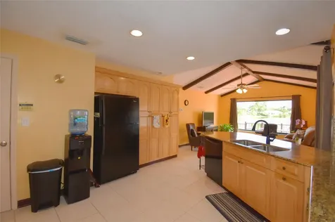 4148 NW 19th Terrace Oakland Park FL 33309
