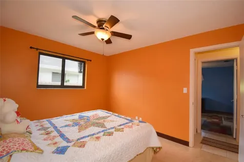 4148 NW 19th Terrace Oakland Park FL 33309