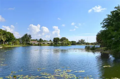 4148 NW 19th Terrace Oakland Park FL 33309