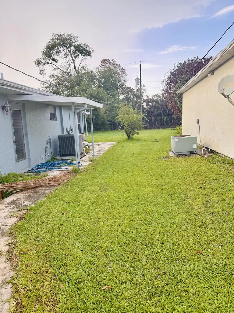 637 SE Thornhill Drive Port St Lucie FL 34983