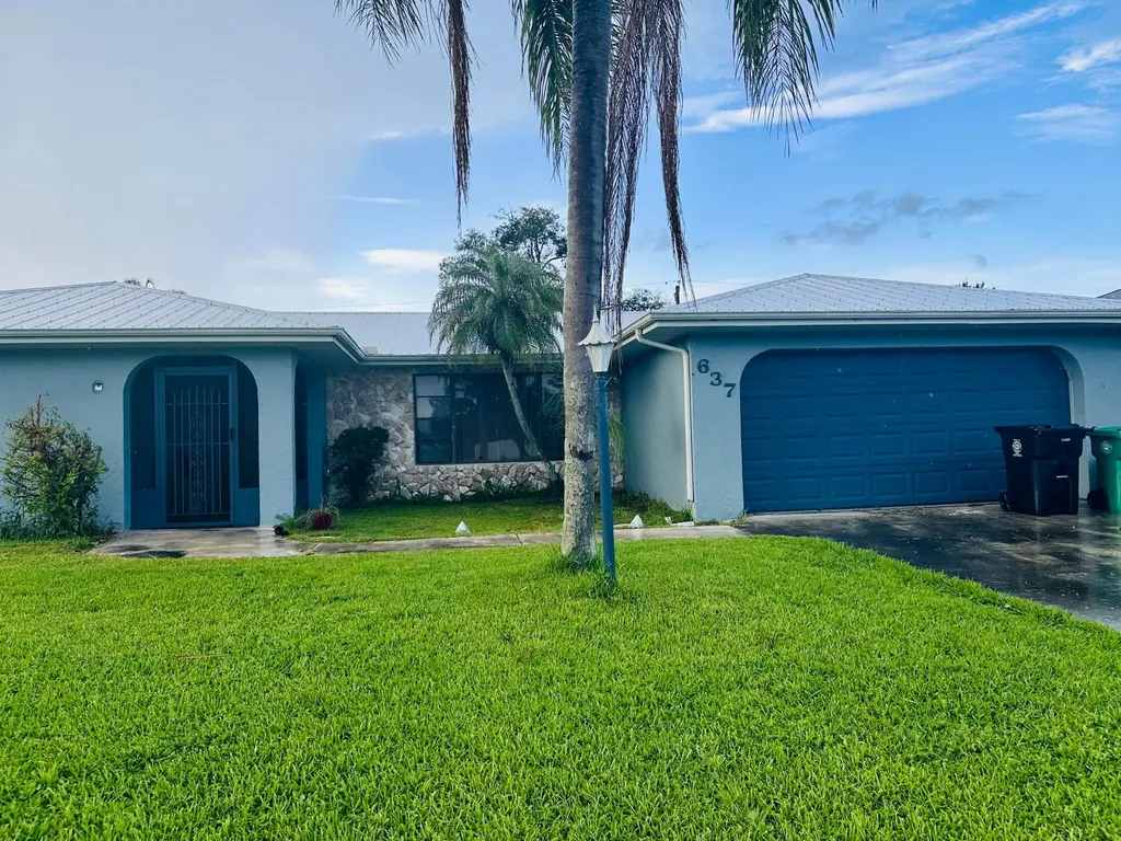 637 SE Thornhill Drive Port St Lucie FL 34983