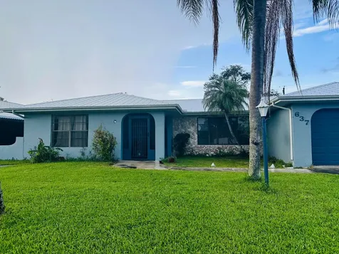 637 SE Thornhill Drive Port St Lucie FL 34983