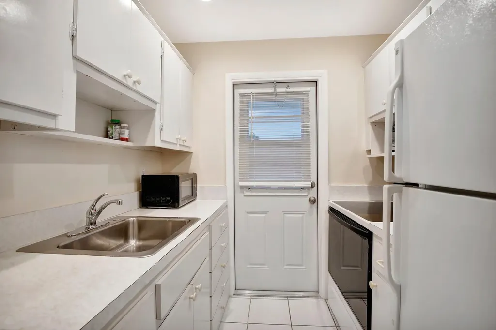 2650 W Golf Boulevard Pompano Beach FL 33064