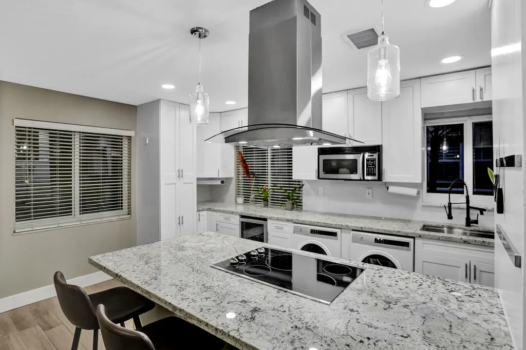 600 NE 7th Avenue Fort Lauderdale FL 33304