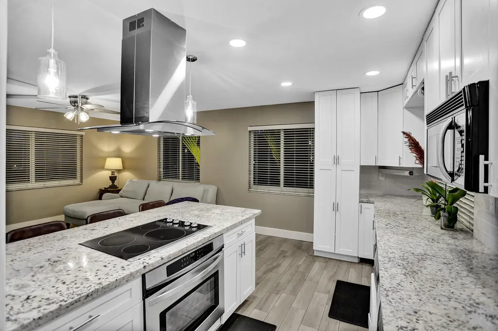 600 NE 7th Avenue Fort Lauderdale FL 33304