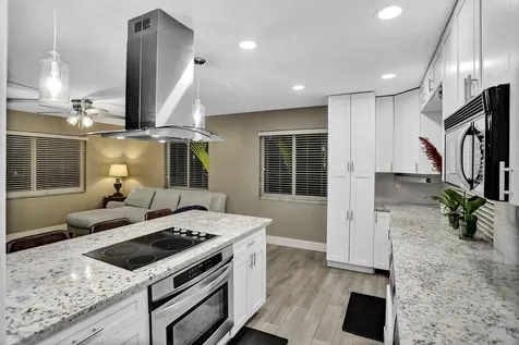 600 NE 7th Avenue Fort Lauderdale FL 33304
