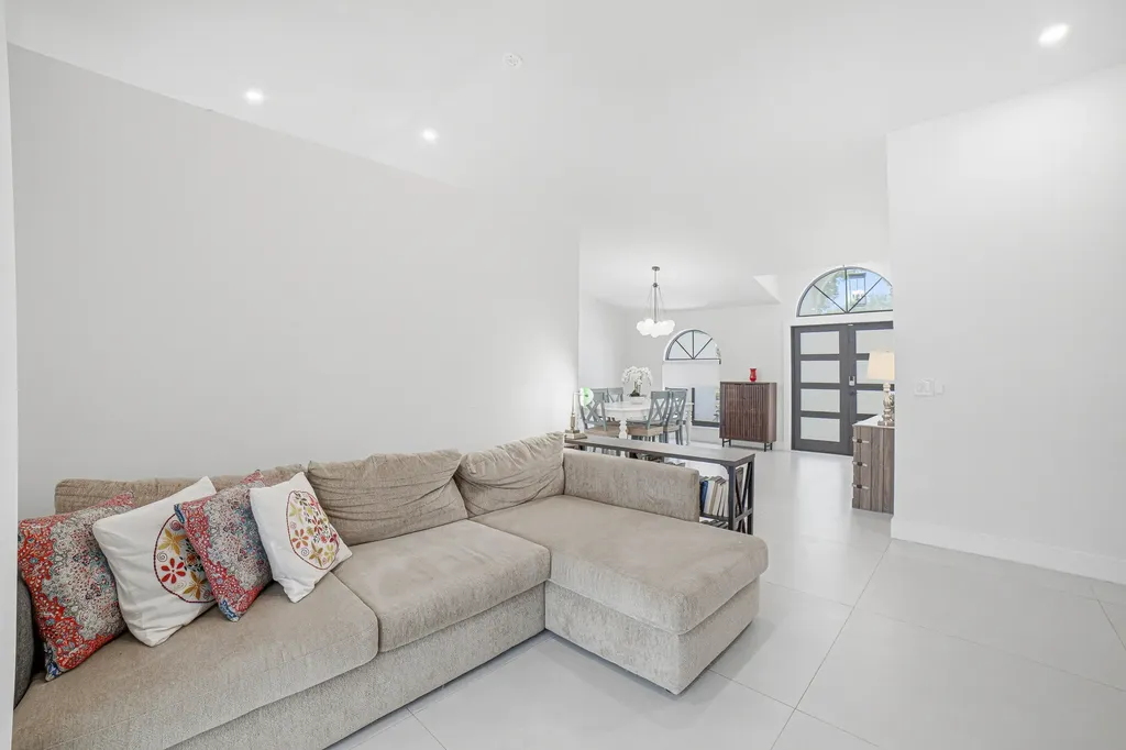 10027 NW 56th Court Coral Springs FL 33076