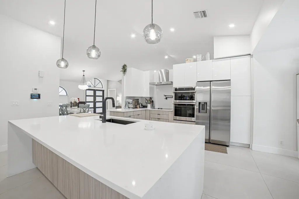 10027 NW 56th Court Coral Springs FL 33076