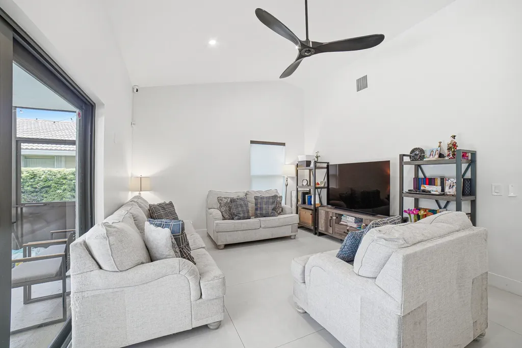 10027 NW 56th Court Coral Springs FL 33076