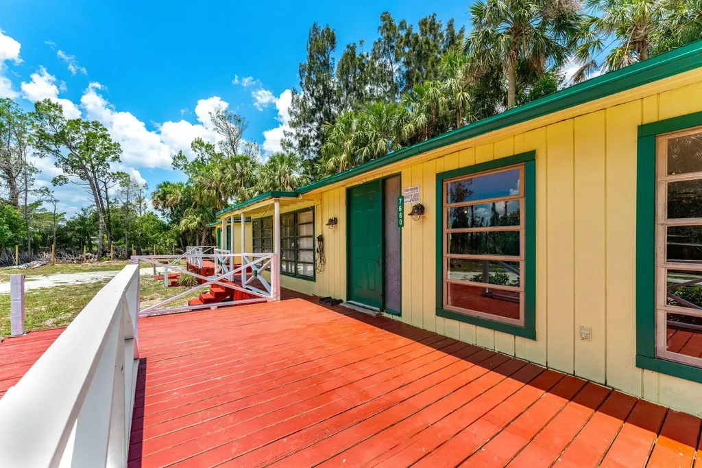 7680 Us Highway 1 Micco FL 32976