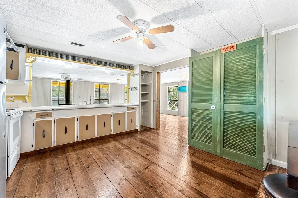 7680 Us Highway 1 Micco FL 32976