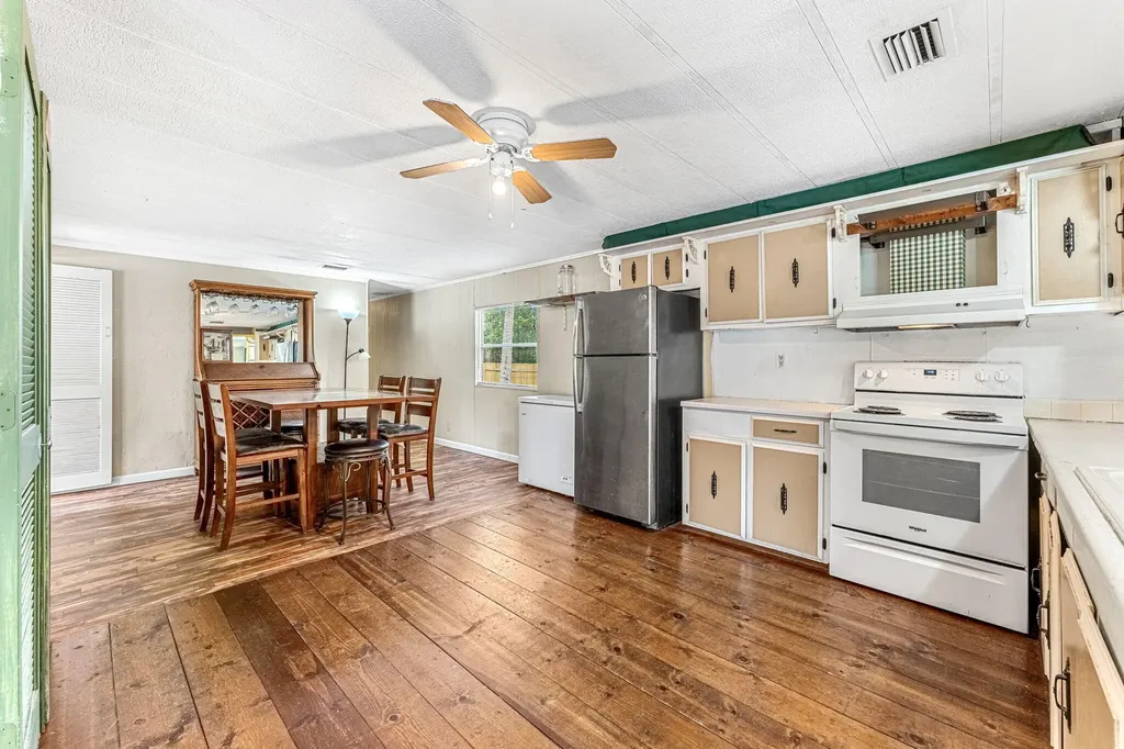 7680 Us Highway 1 Micco FL 32976