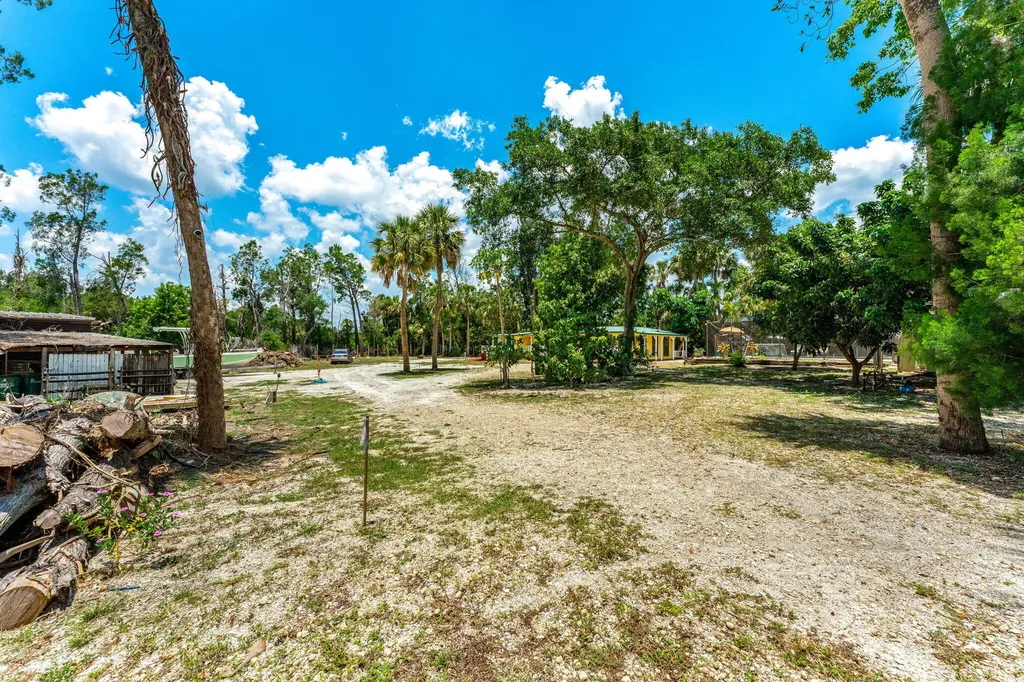 7680 Us Highway 1 Micco FL 32976