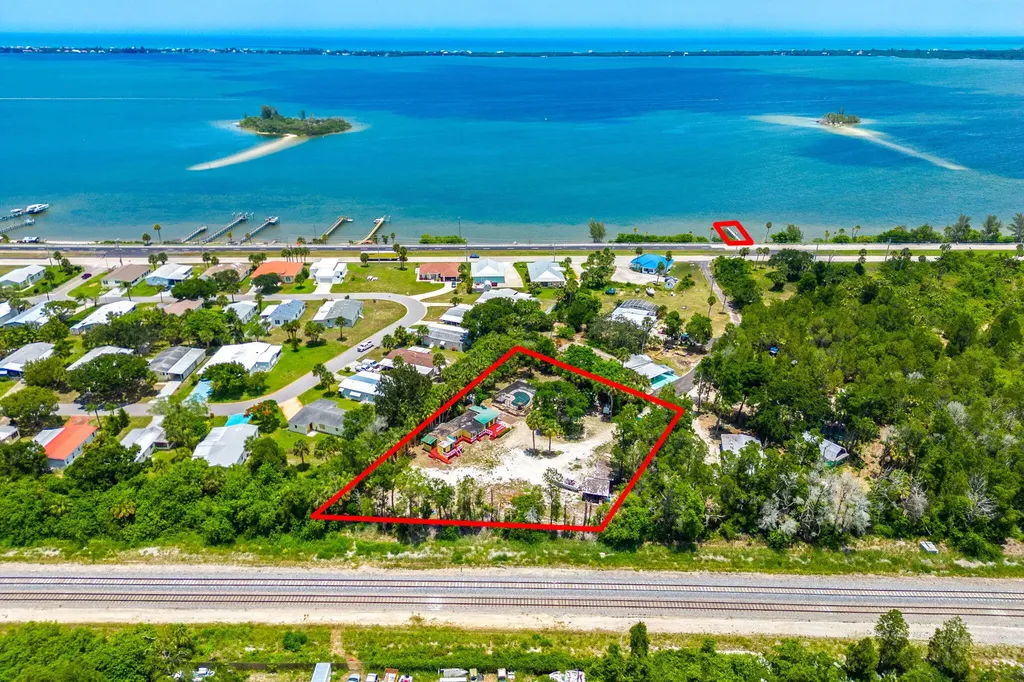 7680 Us Highway 1 Micco FL 32976