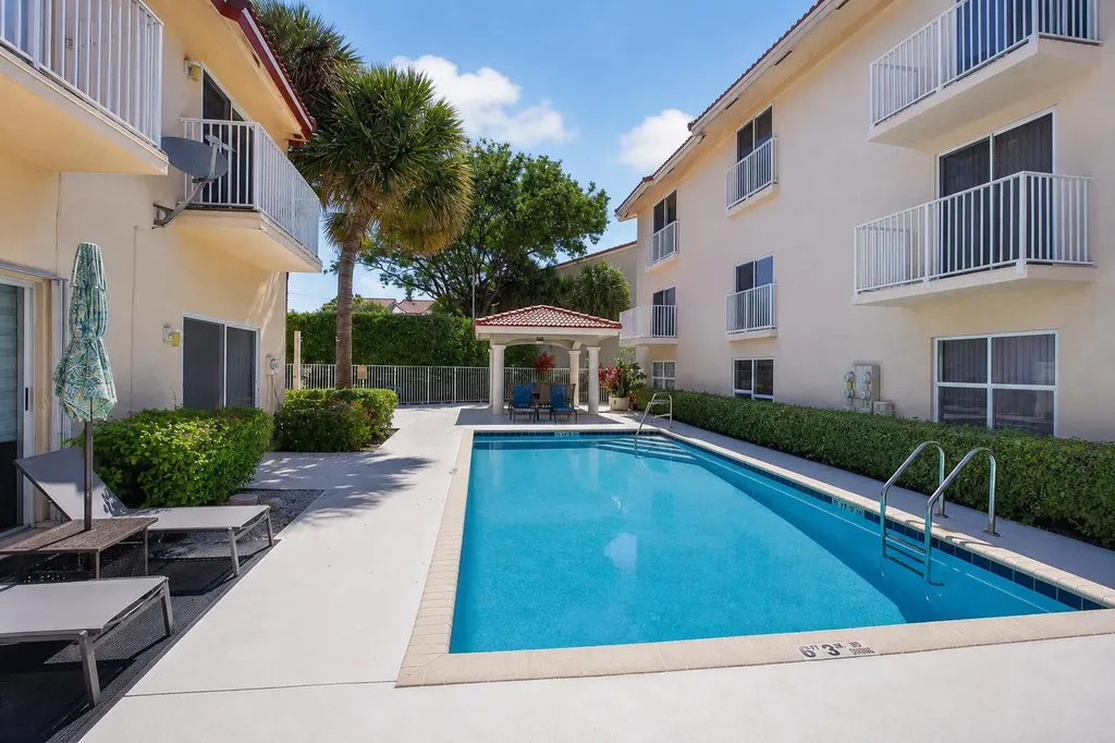 2465 NE 14th Street Causeway Pompano Beach FL 33062