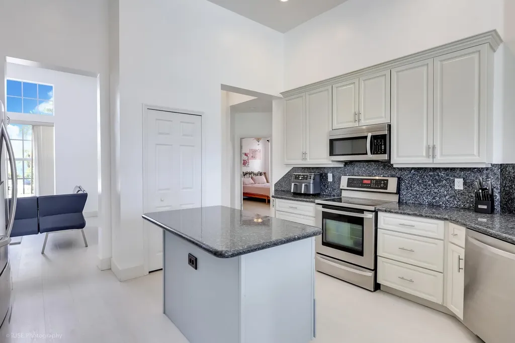 780 SW Marsh Harbor Bay Port St Lucie FL 34986