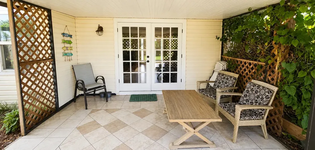2490 SE Whitehorse Street Port St Lucie FL 34984