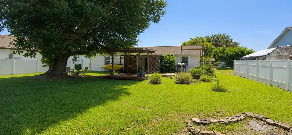 2490 SE Whitehorse Street Port St Lucie FL 34984