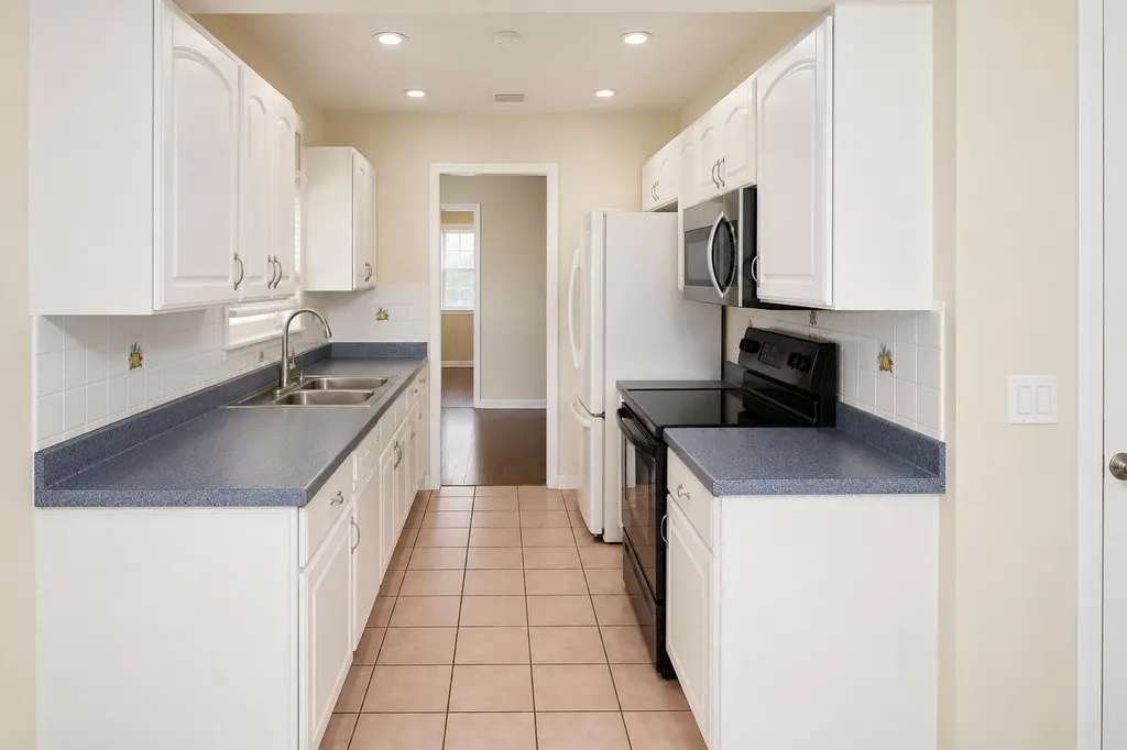 2490 SE Whitehorse Street Port St Lucie FL 34984