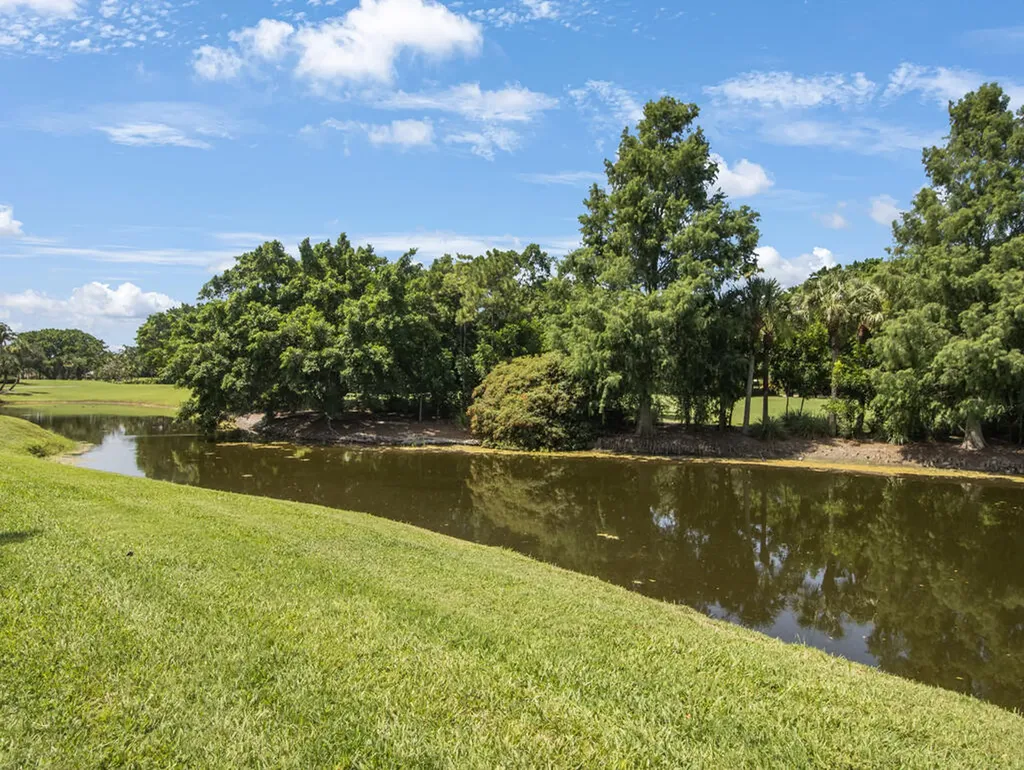 5560 Tamberlane Circle Palm Beach Gardens FL 33418