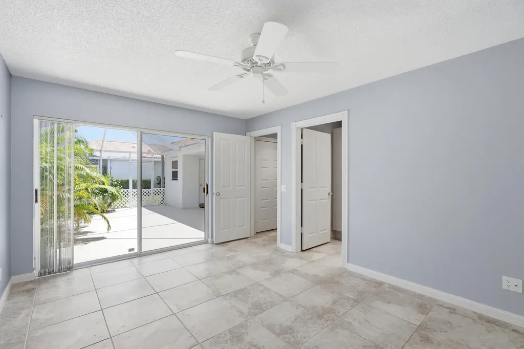 10701 Chapman Oak Court Palm Beach Gardens FL 33410