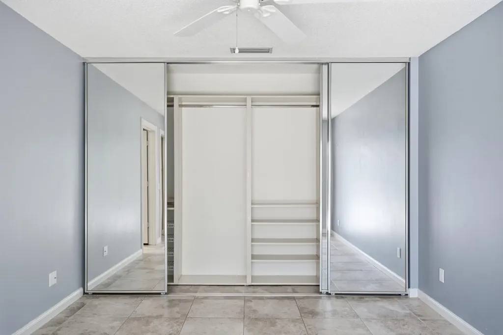 10701 Chapman Oak Court Palm Beach Gardens FL 33410