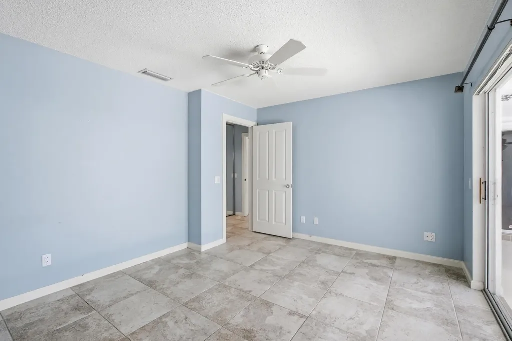 10701 Chapman Oak Court Palm Beach Gardens FL 33410