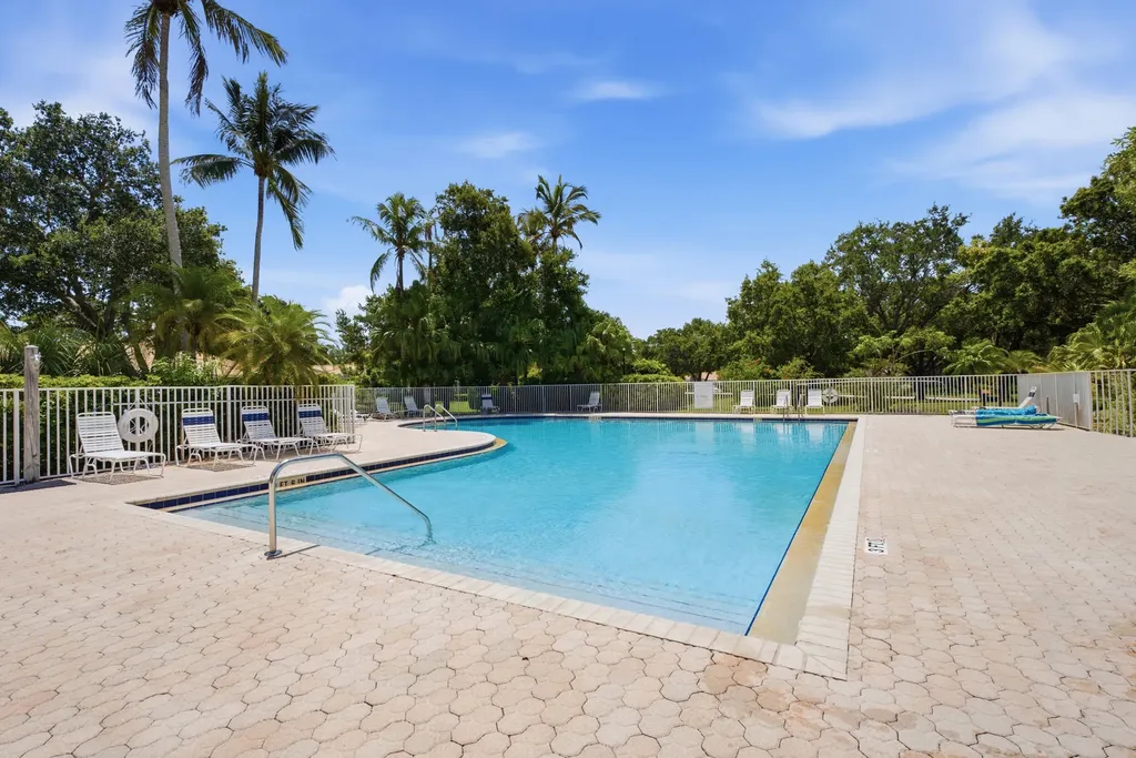 10701 Chapman Oak Court Palm Beach Gardens FL 33410