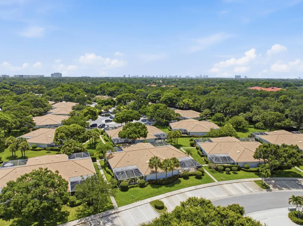 10701 Chapman Oak Court Palm Beach Gardens FL 33410