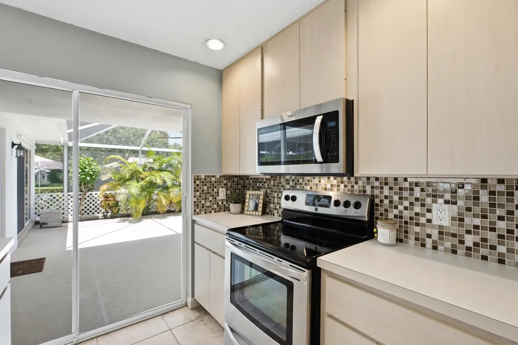 10701 Chapman Oak Court Palm Beach Gardens FL 33410