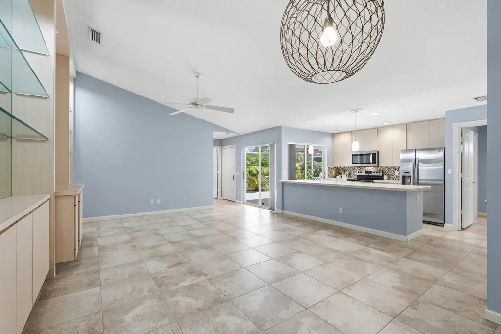 10701 Chapman Oak Court Palm Beach Gardens FL 33410