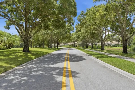 10701 Chapman Oak Court Palm Beach Gardens FL 33410