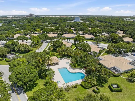 10701 Chapman Oak Court Palm Beach Gardens FL 33410