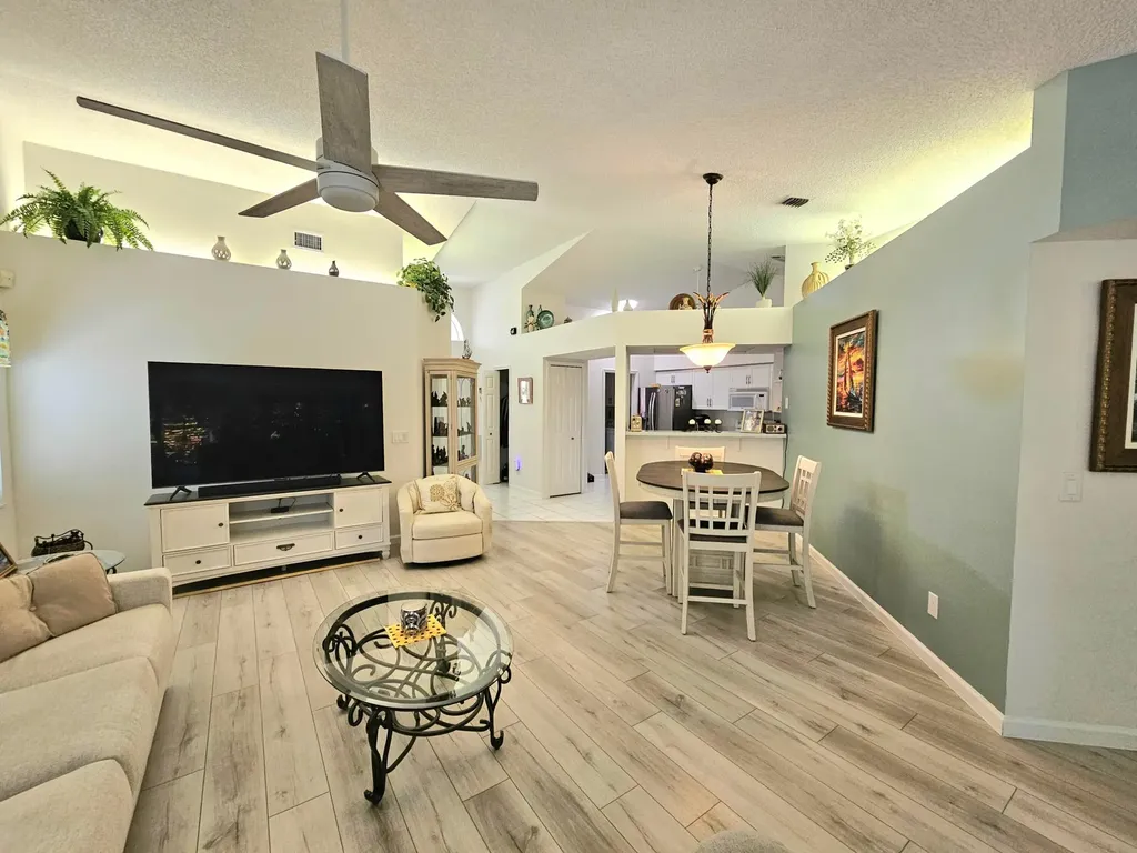 4233 SE Home Way Port St Lucie FL 34952