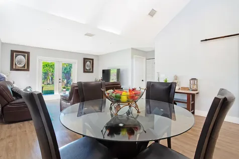 10048 SW 16th Street Pembroke Pines FL 33025
