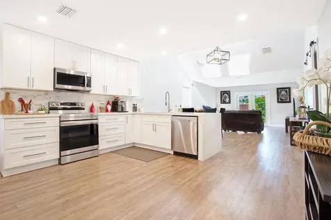 10048 SW 16th Street Pembroke Pines FL 33025