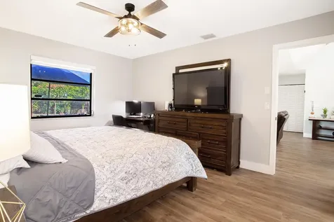 10048 SW 16th Street Pembroke Pines FL 33025