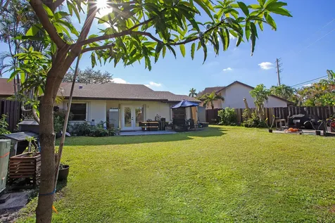 10048 SW 16th Street Pembroke Pines FL 33025