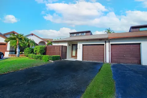 10048 SW 16th Street Pembroke Pines FL 33025
