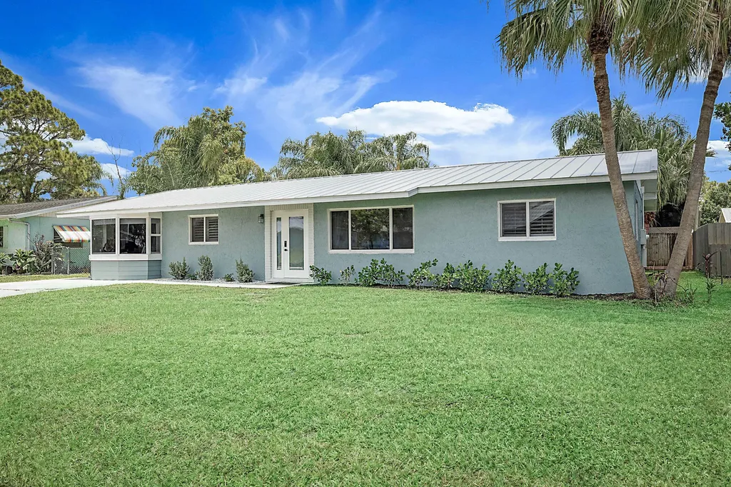 1851 SE Jackson Street Stuart FL 34997