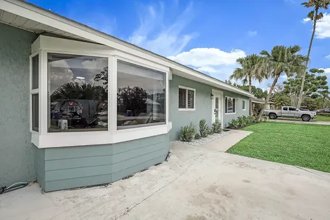 1851 SE Jackson Street Stuart FL 34997
